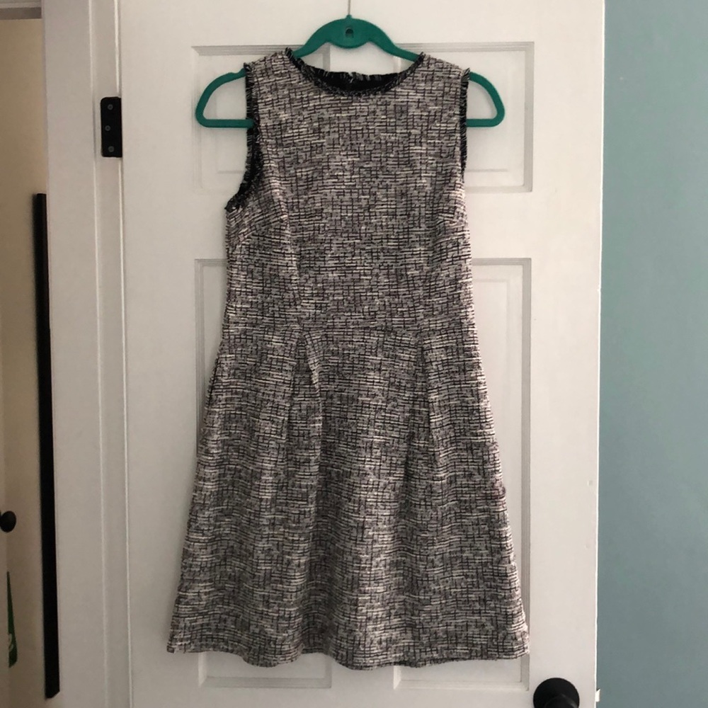 Loft fit and flare sleeveless dress | size 4 | black and white with purple